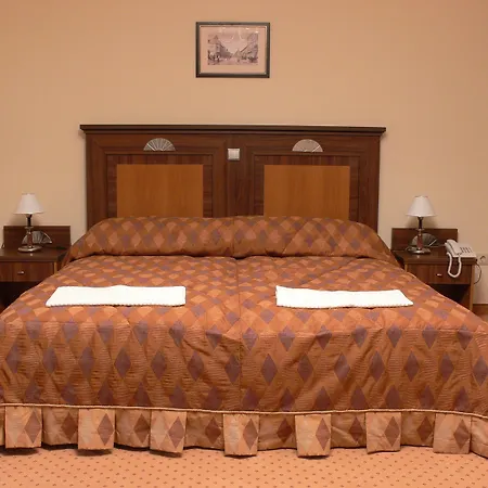 Oereg Miskolcz 4* מישקולץ